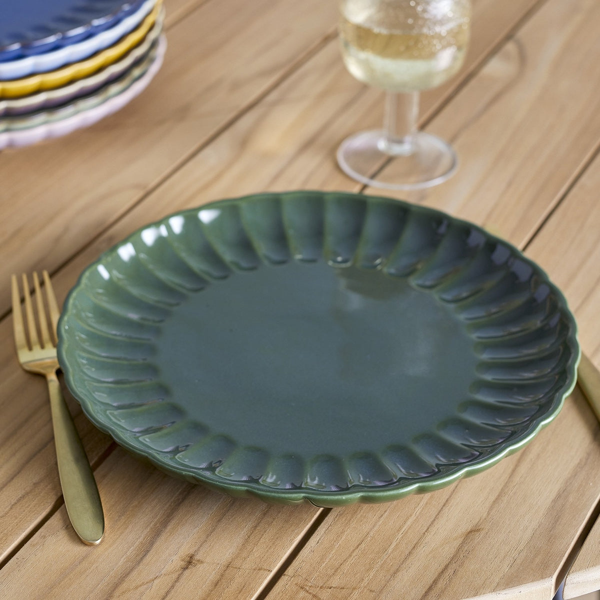 Latina Wavy Stoneware Dinner Plate - Green
