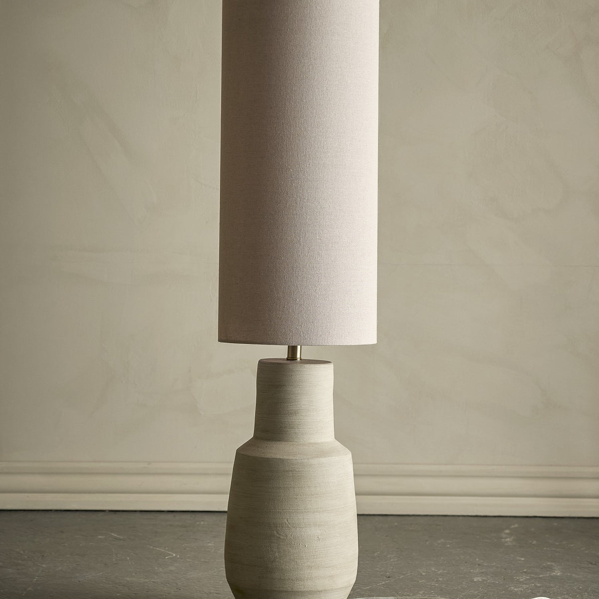 Linetta Stoneware Floor Lamp with Linen Shade - White