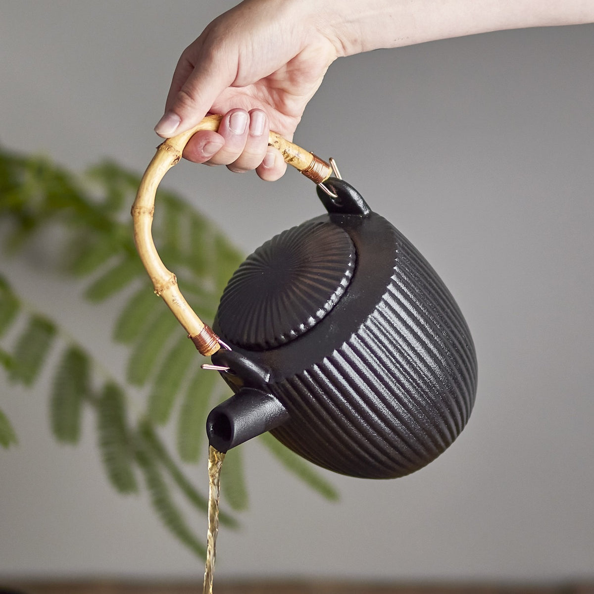 Neri Ribbed Stoneware Teapot 850ml - Black