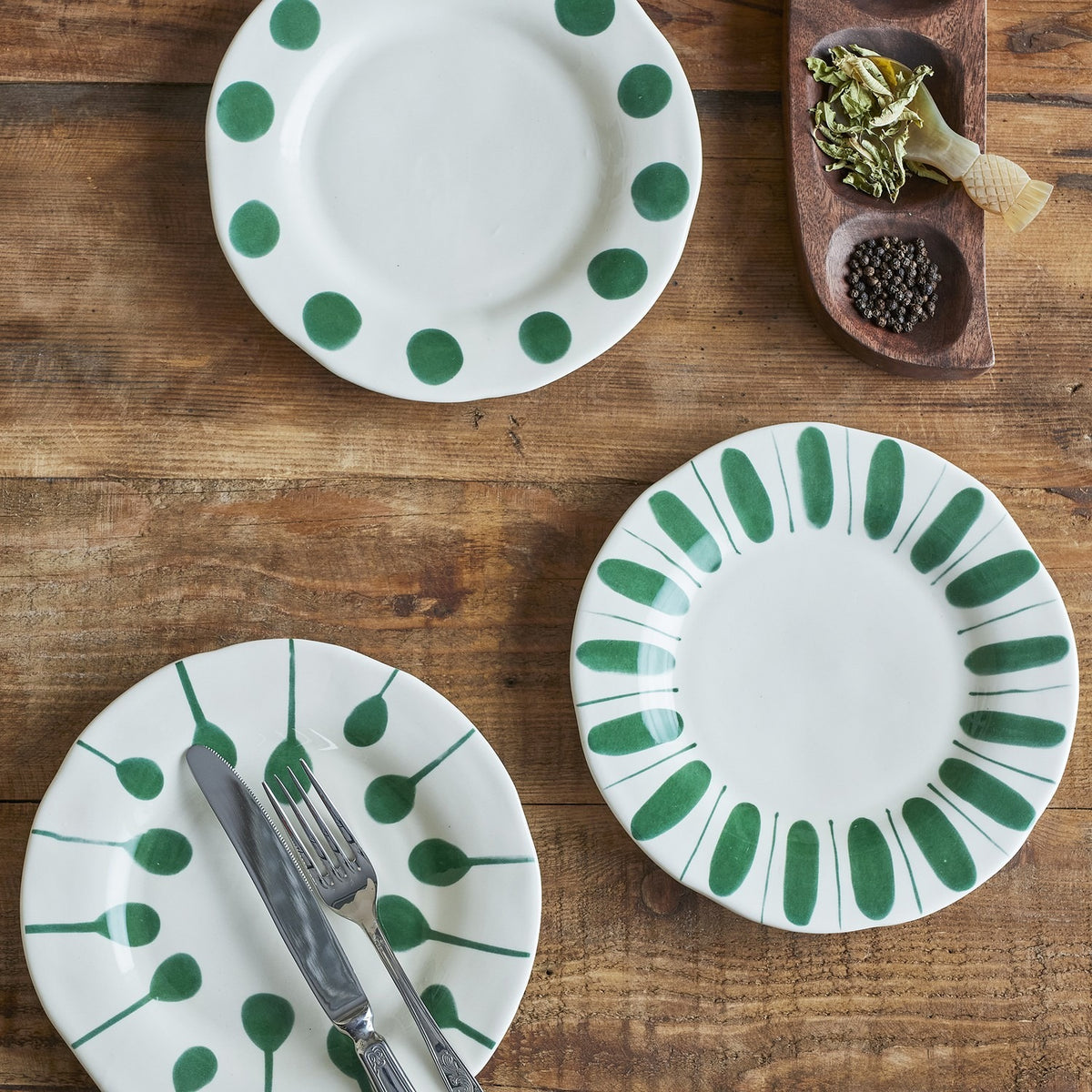 Linora Dotted Stoneware Side Plates Set of 3 - Green
