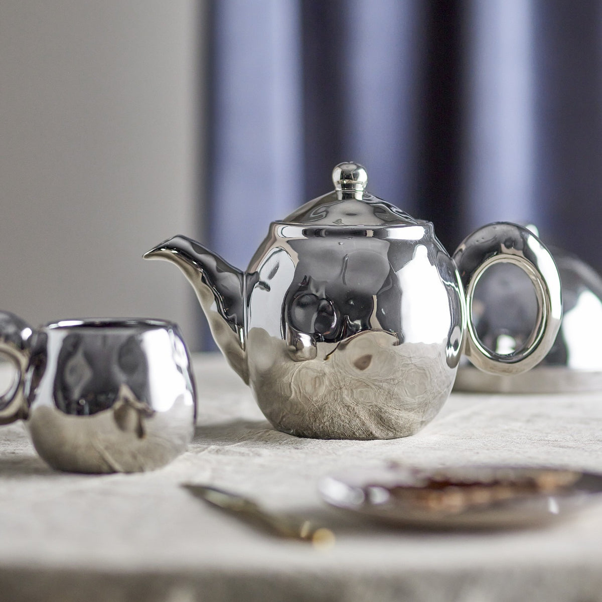 Shine Stoneware Teapot with Strainer 1000ml - Silver