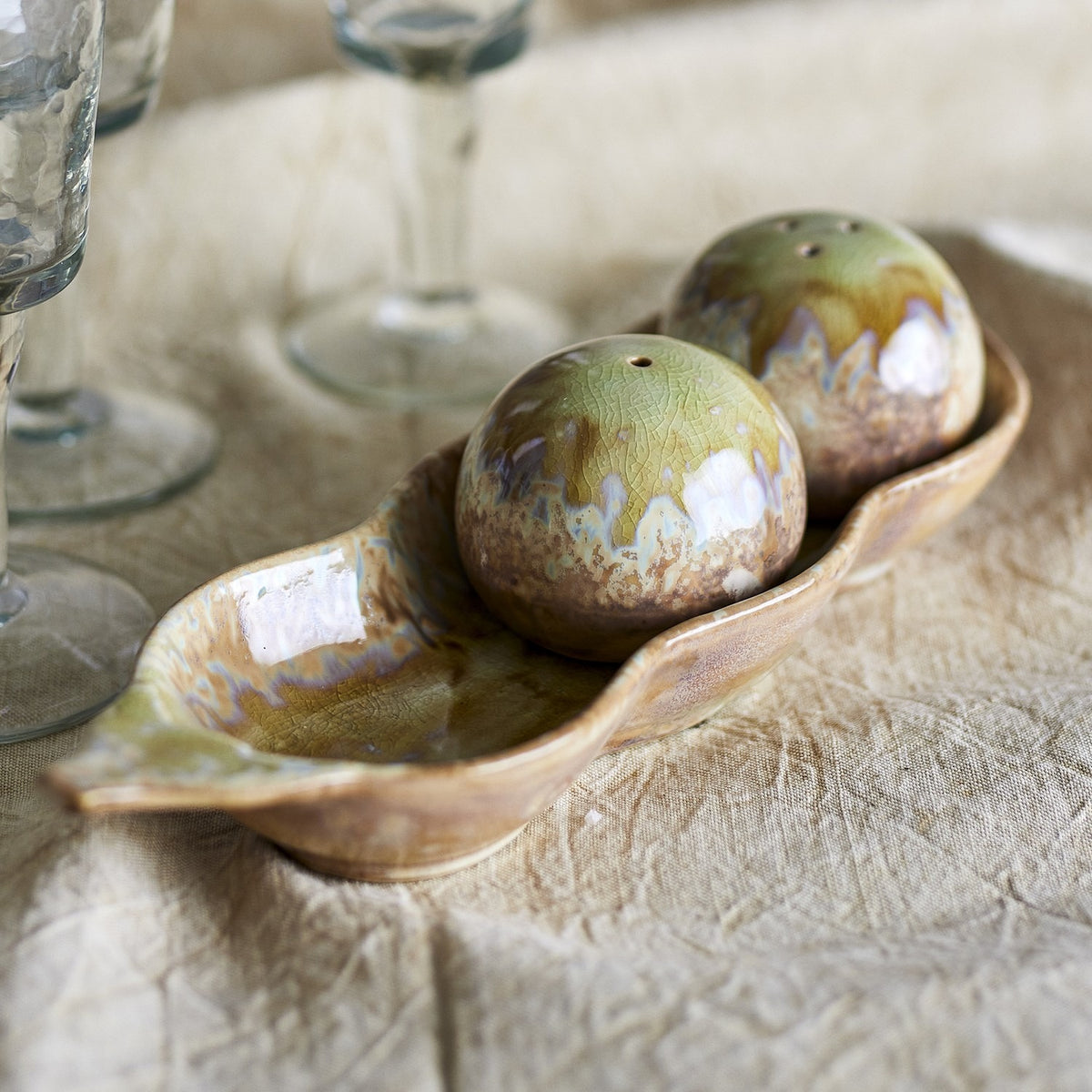 Kayo Pea Pod Stoneware Salt & Pepper Shakers Set of 3 - Green
