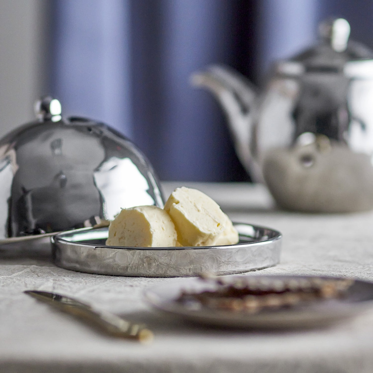 Shine Stoneware Butter Dish - Silver