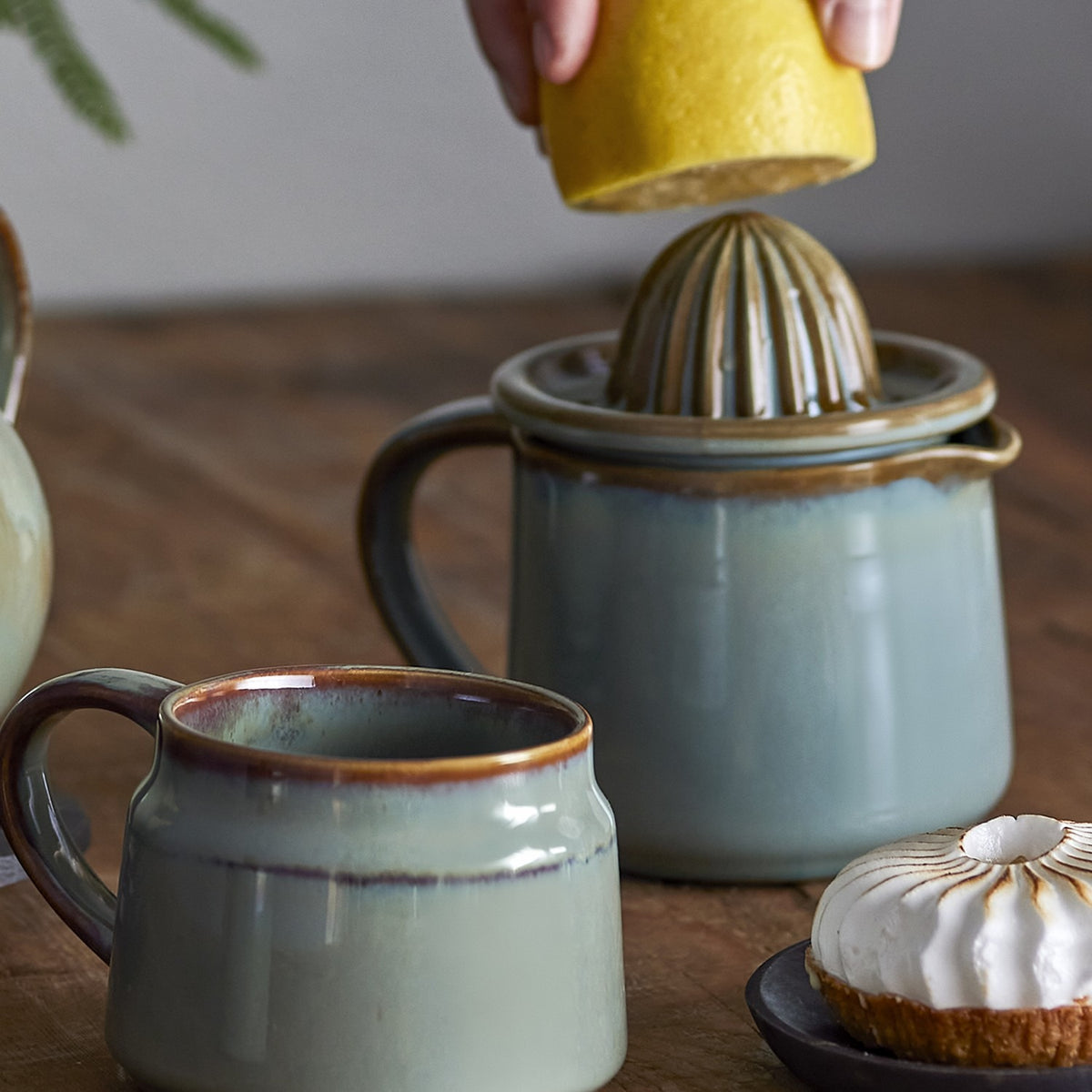 Pixie Stoneware Lemon Squeezer - Green