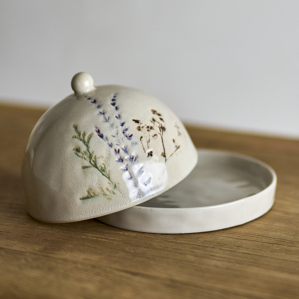 Bea Crackle Stoneware Butter Dish - Beige