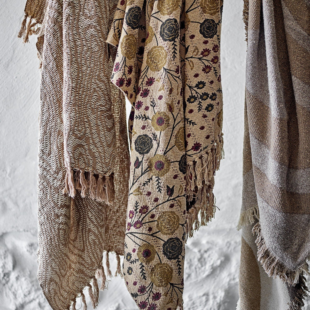 Eydis Floral Throw - Beige