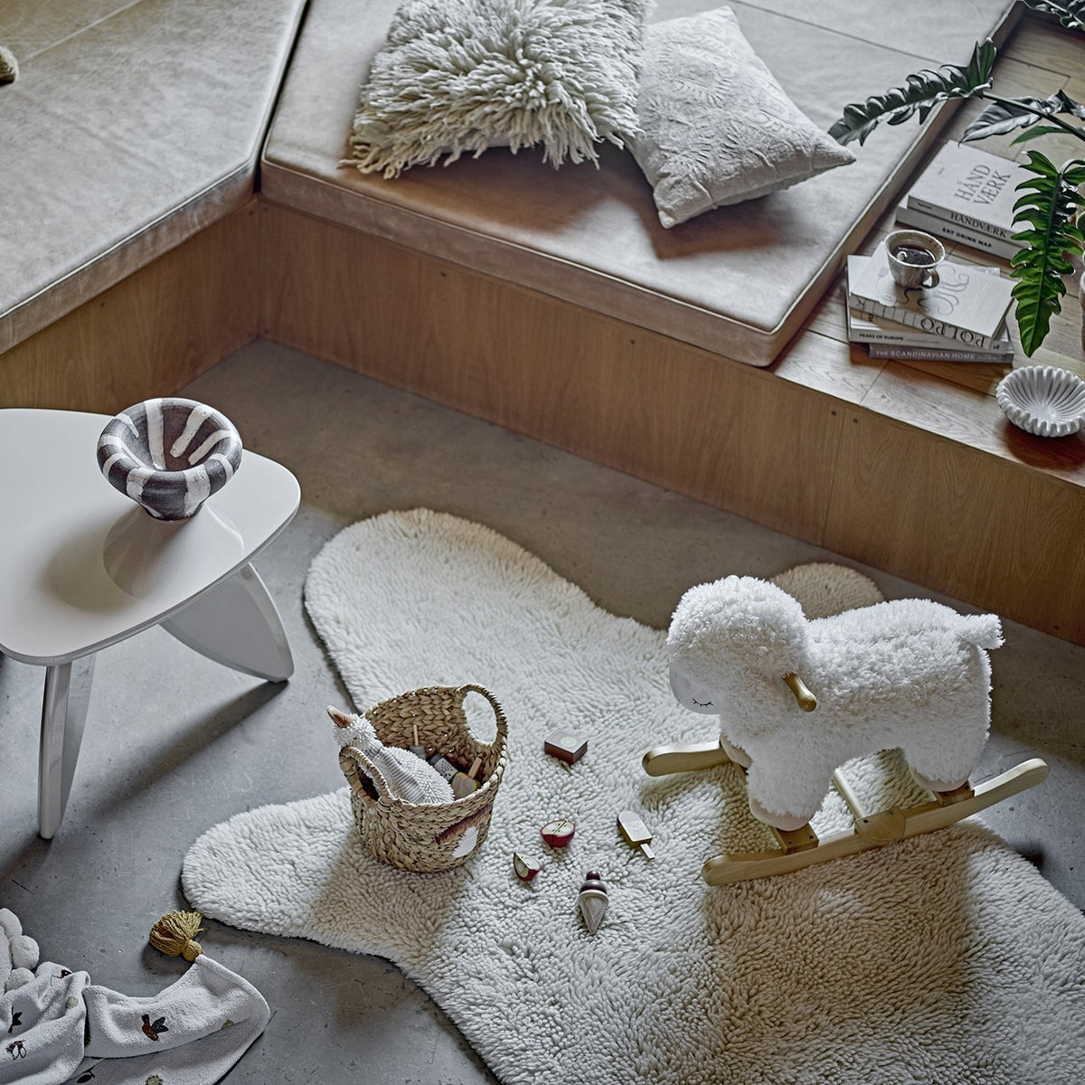 Bear Wool Rug 200x140cm - Cream