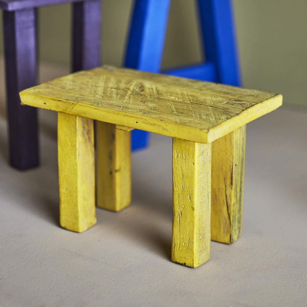 Porir Wooden Pedestal - Yellow