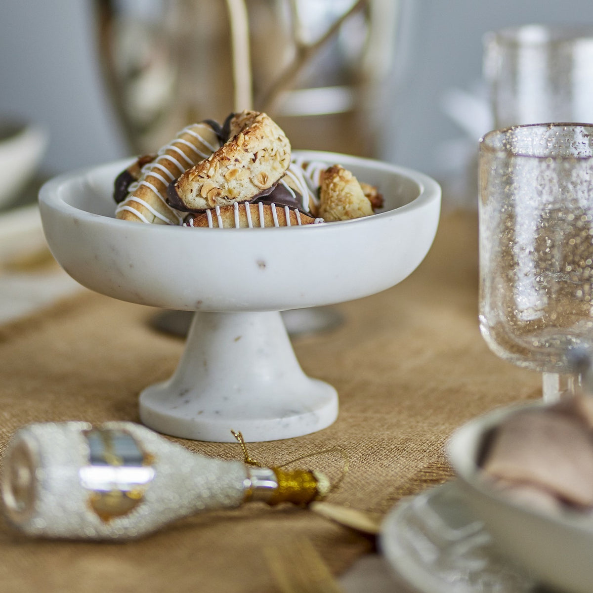 Eris Marble Pedestal Bowl 20.5cm - White