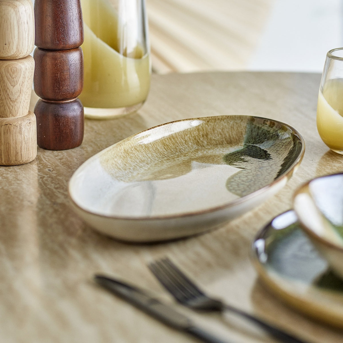 Jules Oval Stoneware Platter - Cream