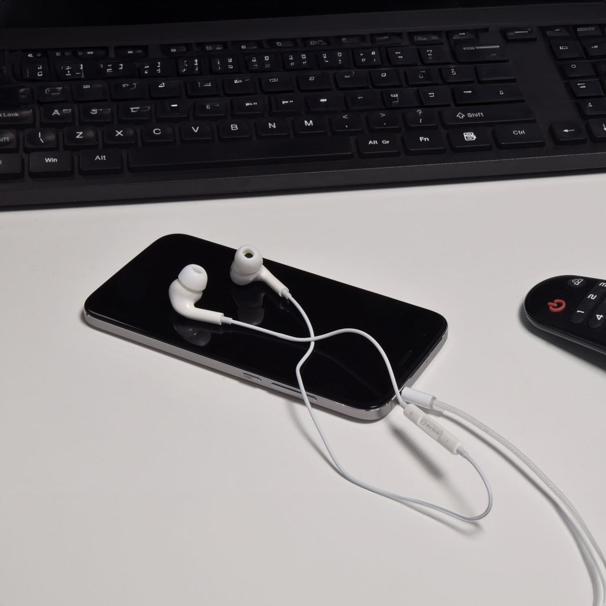AV:Link Digital 3.5mm Wired Earphones with Mic