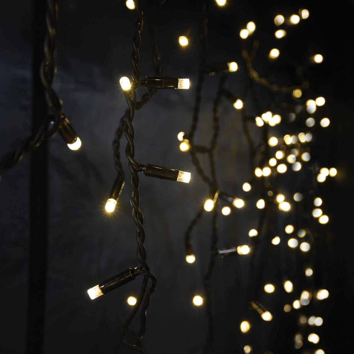 LYYT 180 LED Outdoor Icicle String Lights | Niori