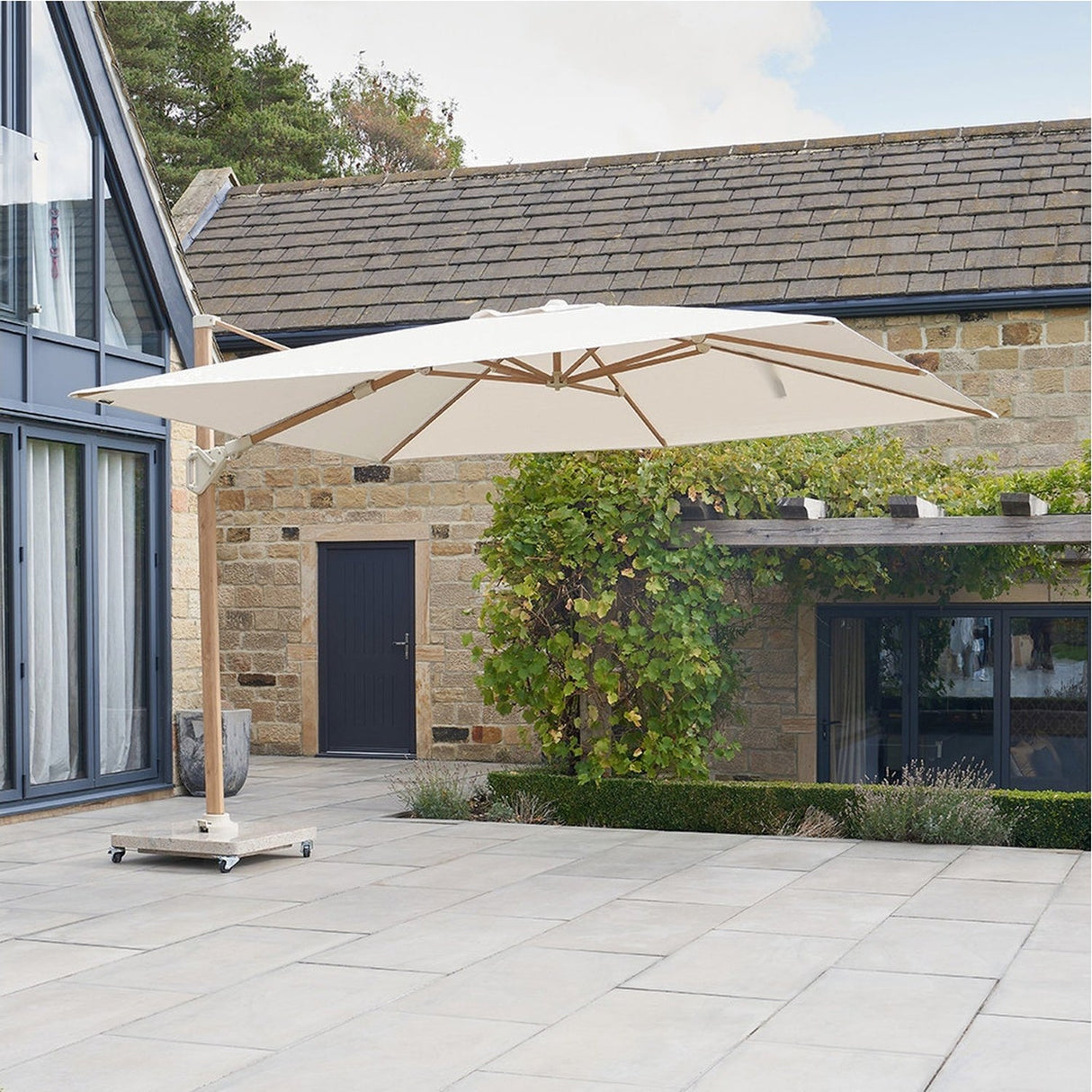 Challenger T2 2.6 X Rectangular Premium Champagne Cantilever Parasol