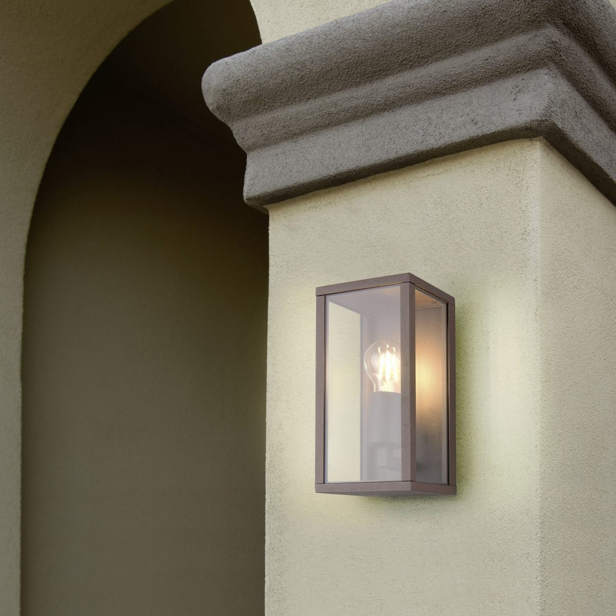 Garonne Lantern Outdoor Wall Light – Rust