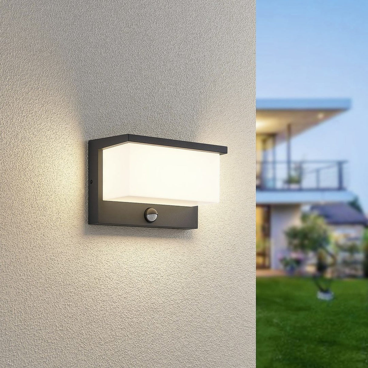 Nestos LED PIR Outdoor Wall Light – Anthracite
