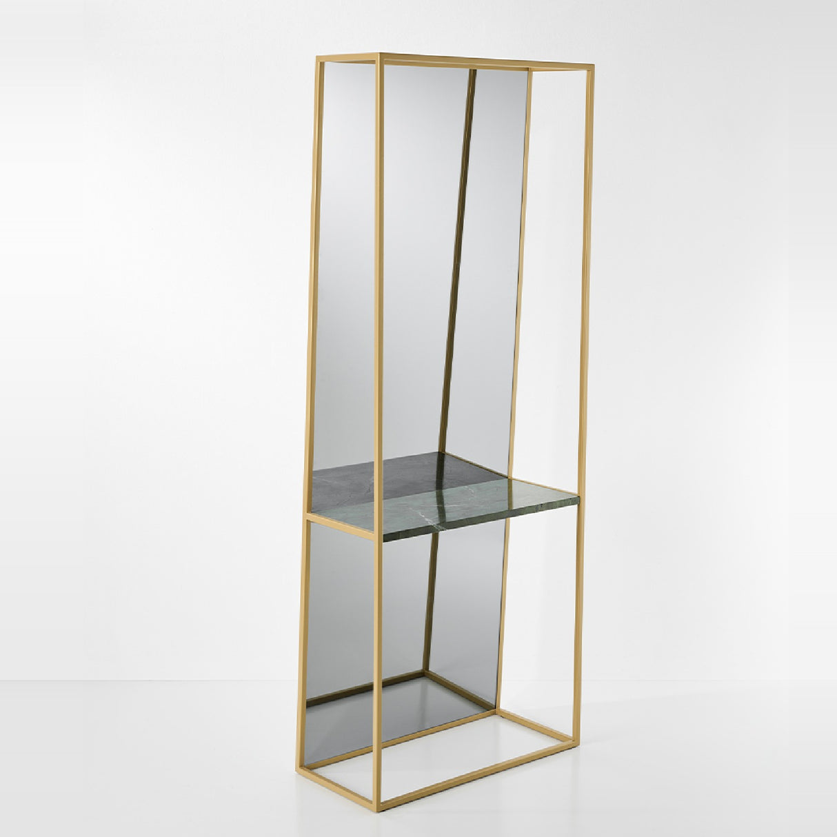 Chassis XL Deluxe free standing mirror in an open gold metal frame, 170cm high, with a green marble shelf set horizontally and a mirrored back panel, on a plain light background.