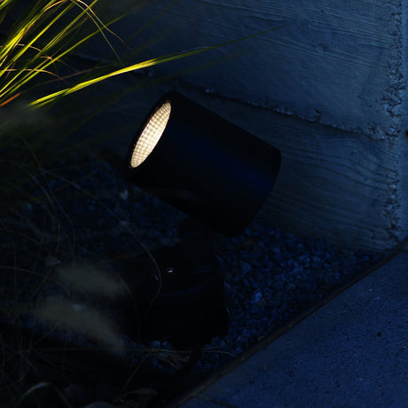 O-Zone Outdoor Spotlight 13W - Black in situ