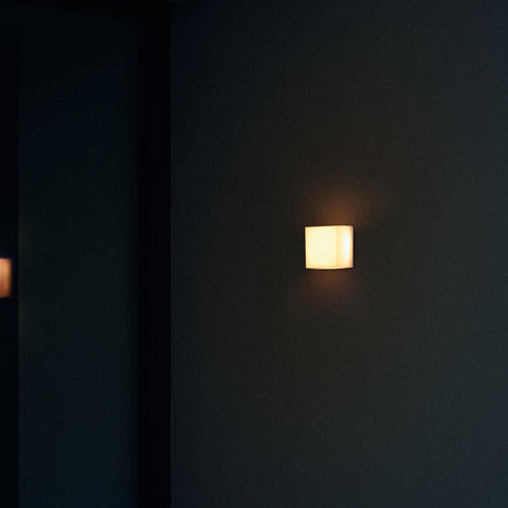 Snow Outdoor Wall Light 4000K - White in situ