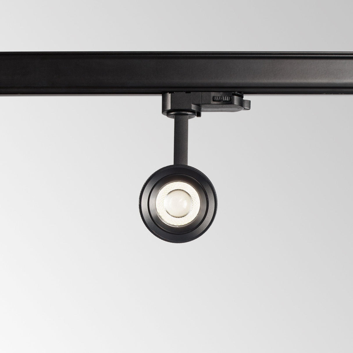 Eos Track Spotlight 15W 2700K On-Off - Black in situ