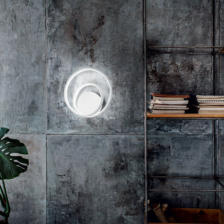 Oz Wall Light 2700K - Brass in situ