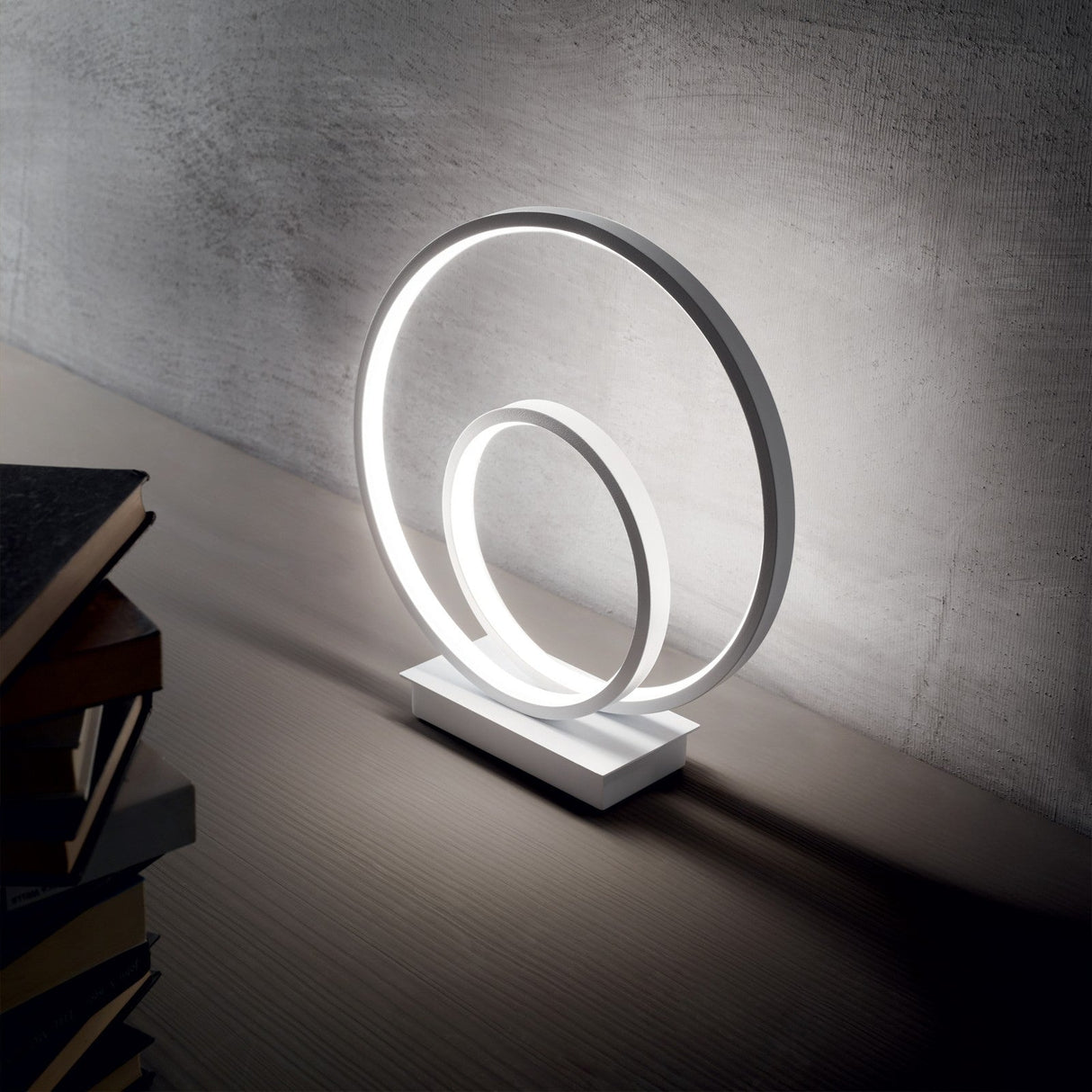 Oz Table Lamp 2700K - Brass in situ