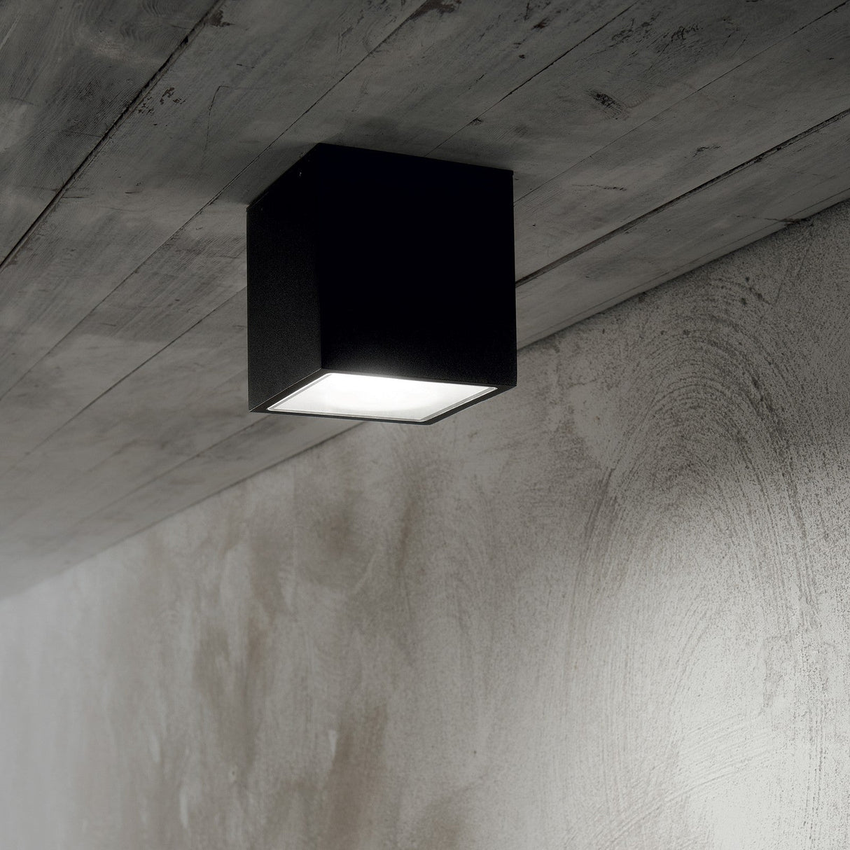 Techo Round Outdoor Ceiling Light 150mm - Coffee in situ
