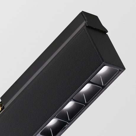 Stick Track Accent Light 16W 2700K - Black in situ
