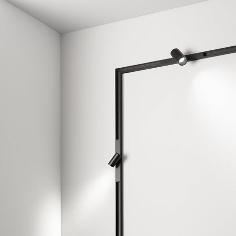 Stick Track Spotlight 7W 2700K - Black in situ