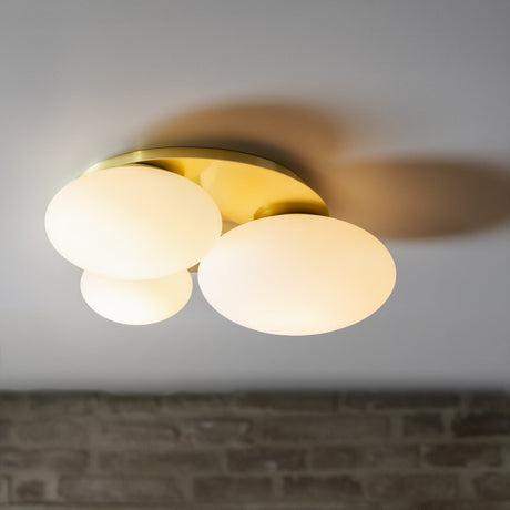 Ninfea Wall Light - Brass in situ
