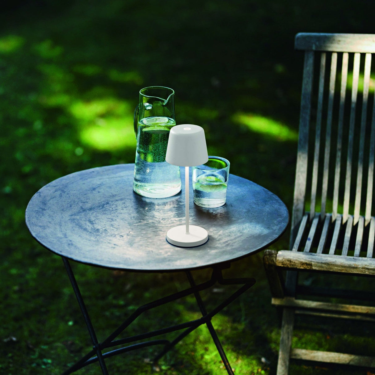 Cute Table Lamp - Black in situ