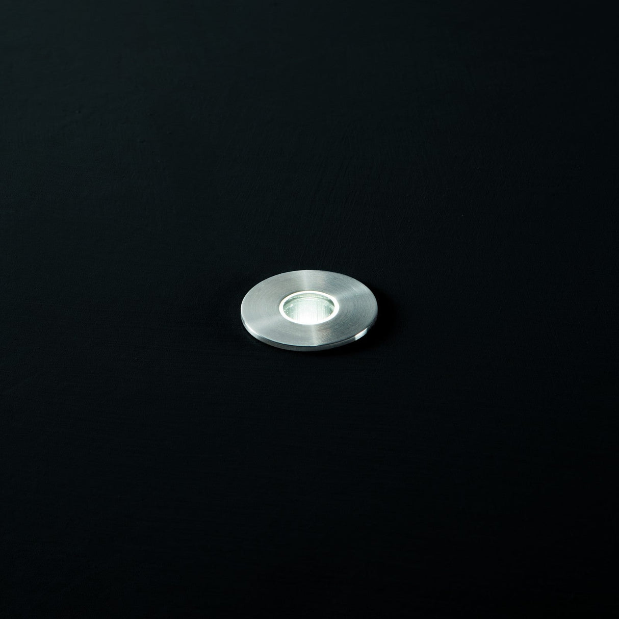 Rocket In-Ground Light 28mm 4000K - Steel in situ