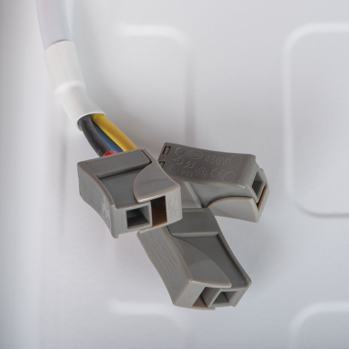 BLINGO UAIO SRM40W 60 close-up of diffuser and frame