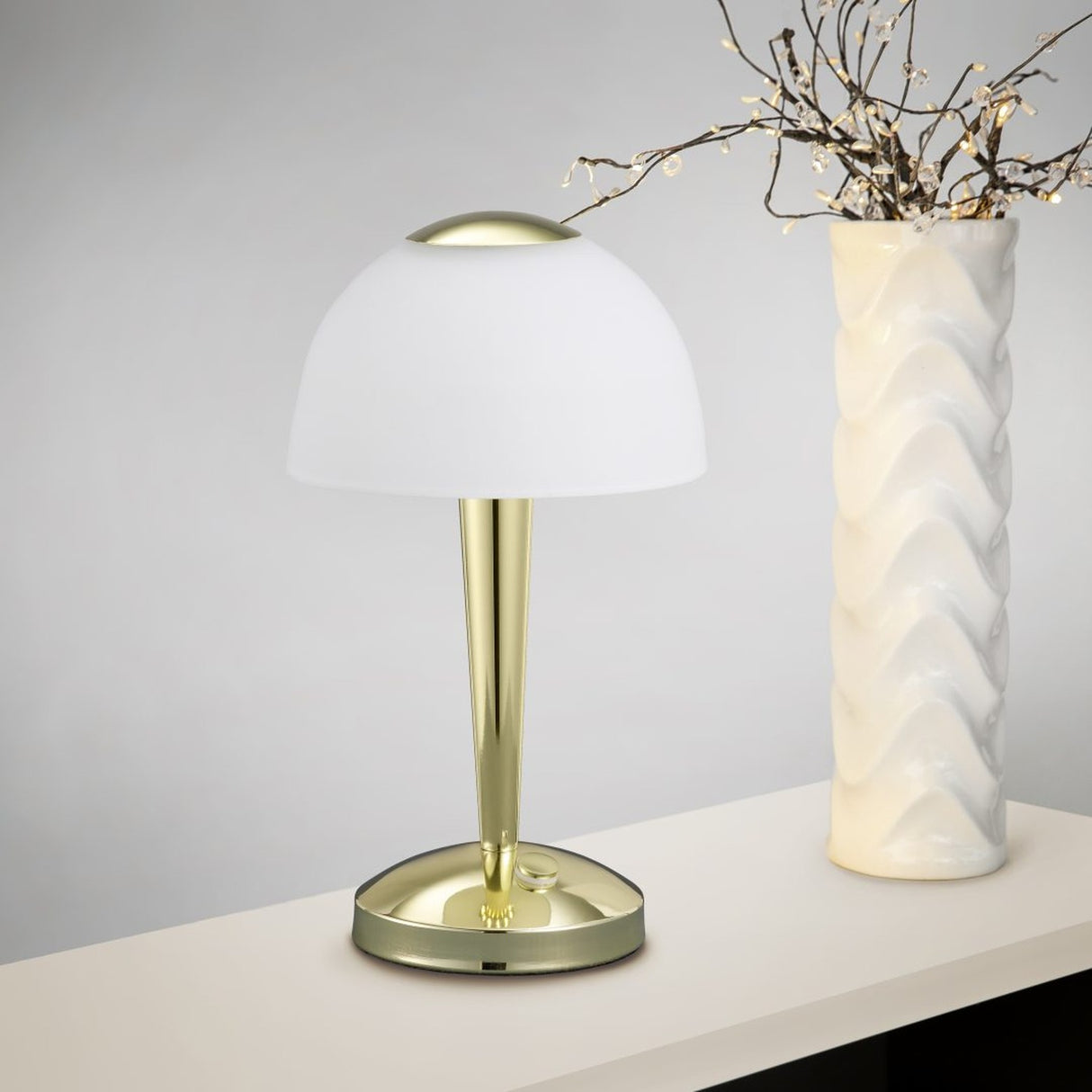 Ventura LED Glass Table Lamp – Polished Brass