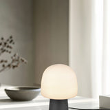 Steen Glass Table Lamp – Black