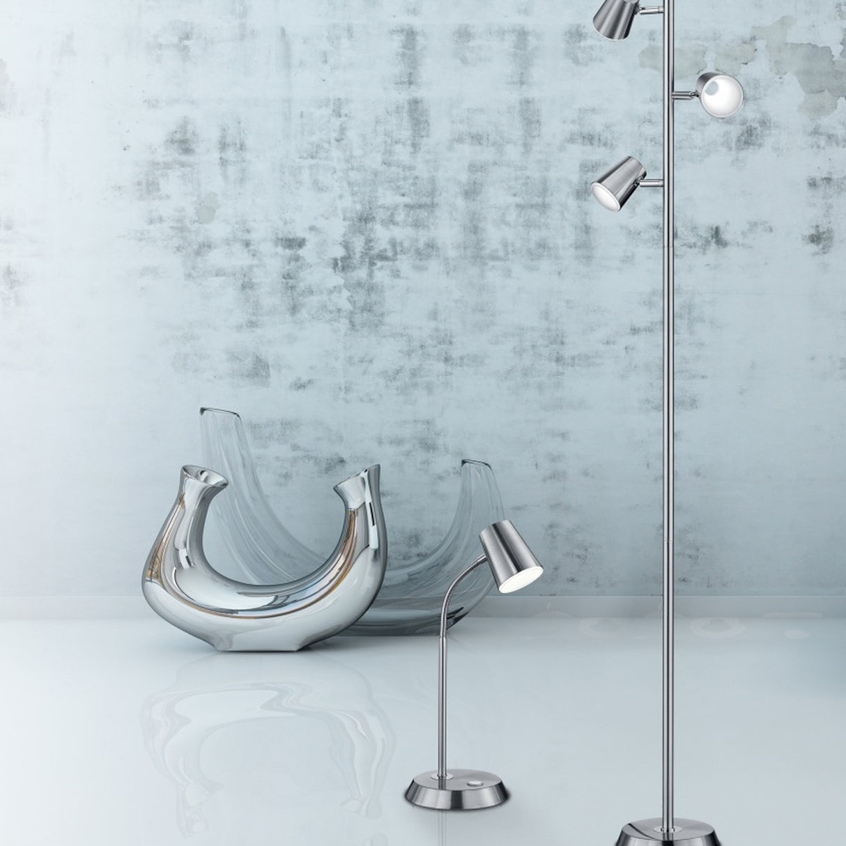 Narcos LED Glass Table Lamp – Satin Nickel