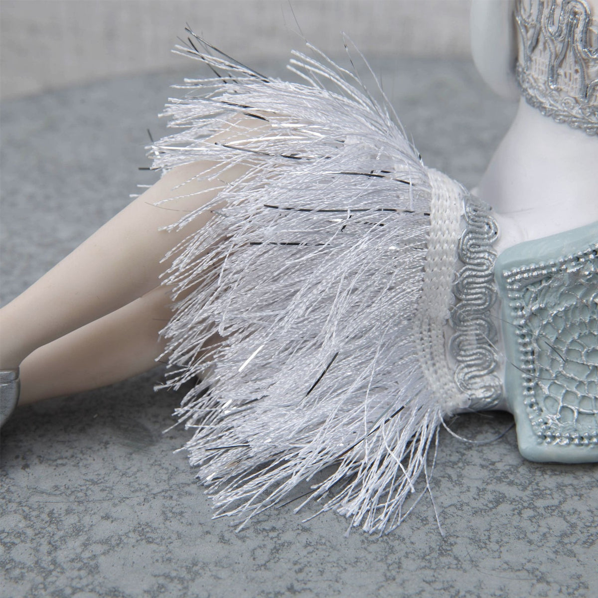 Gatsby Girls Evelyn Sitting Flapper Resin Figurine - Silver