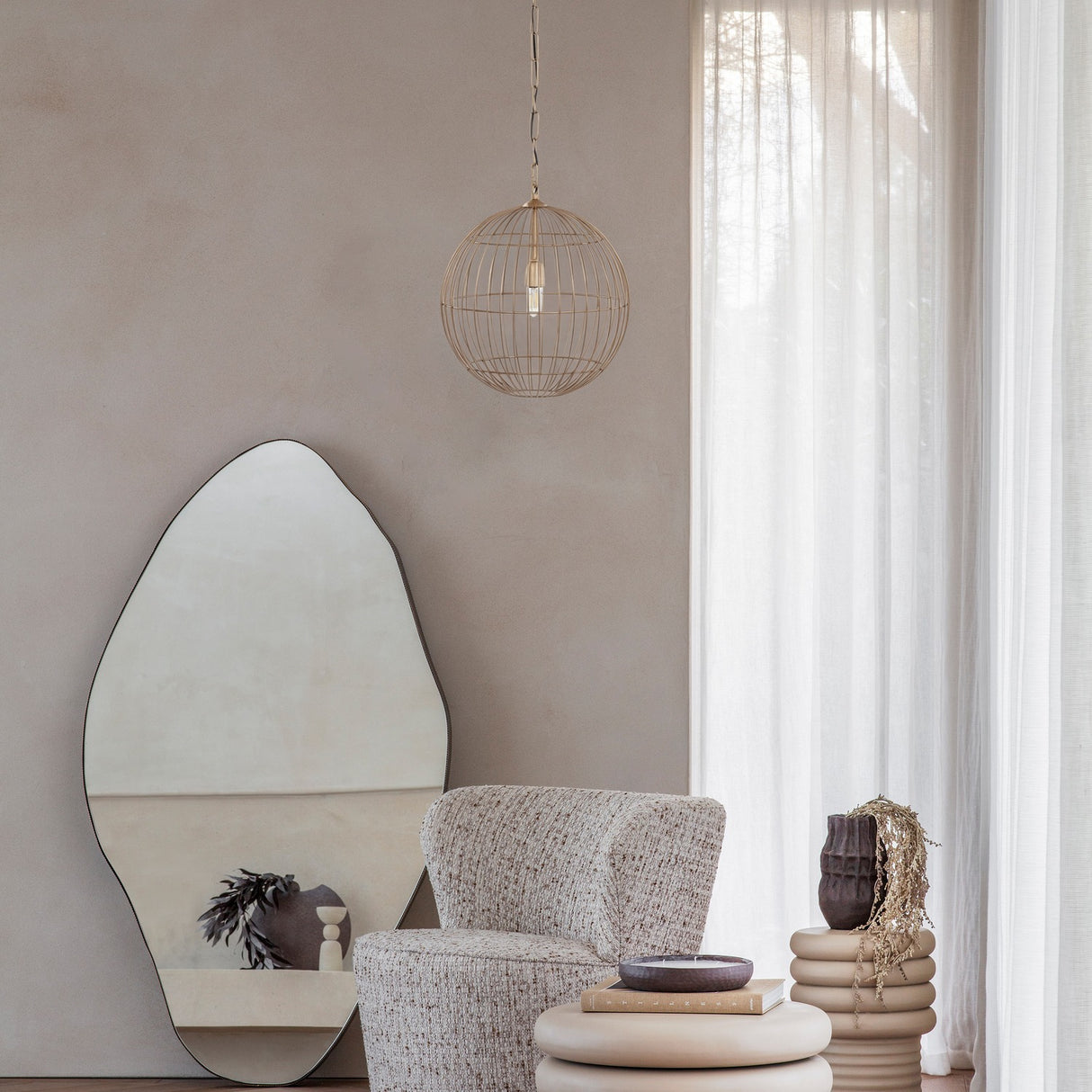 Globe Wire Pendant Light – Brass