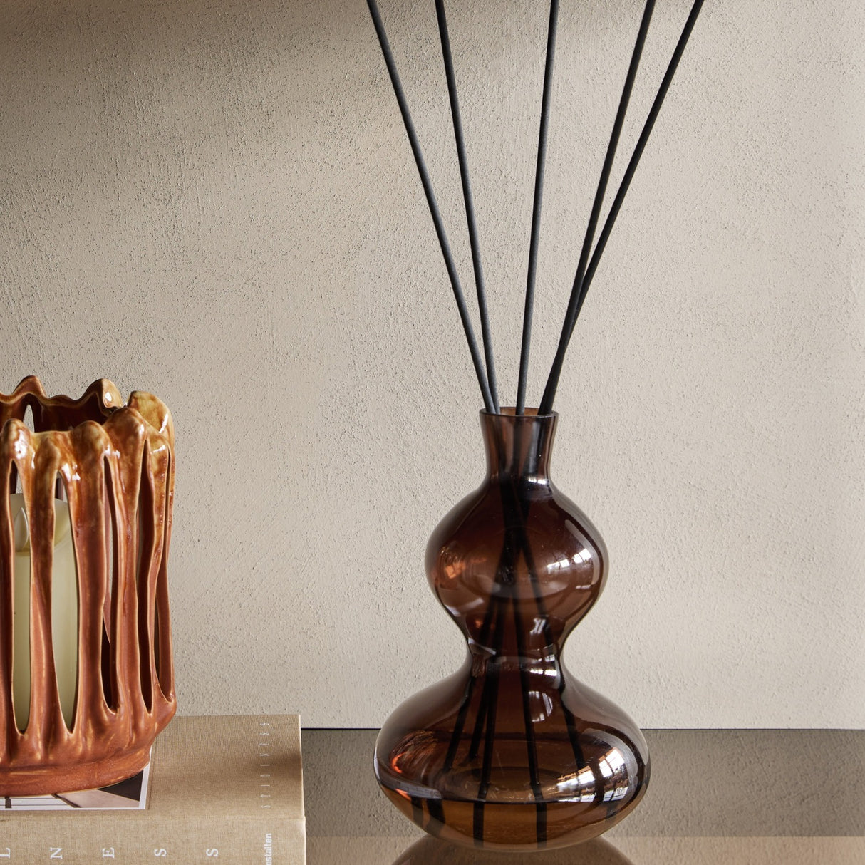 Curved Amber Glass 500ml Reed Diffuser – Brown
