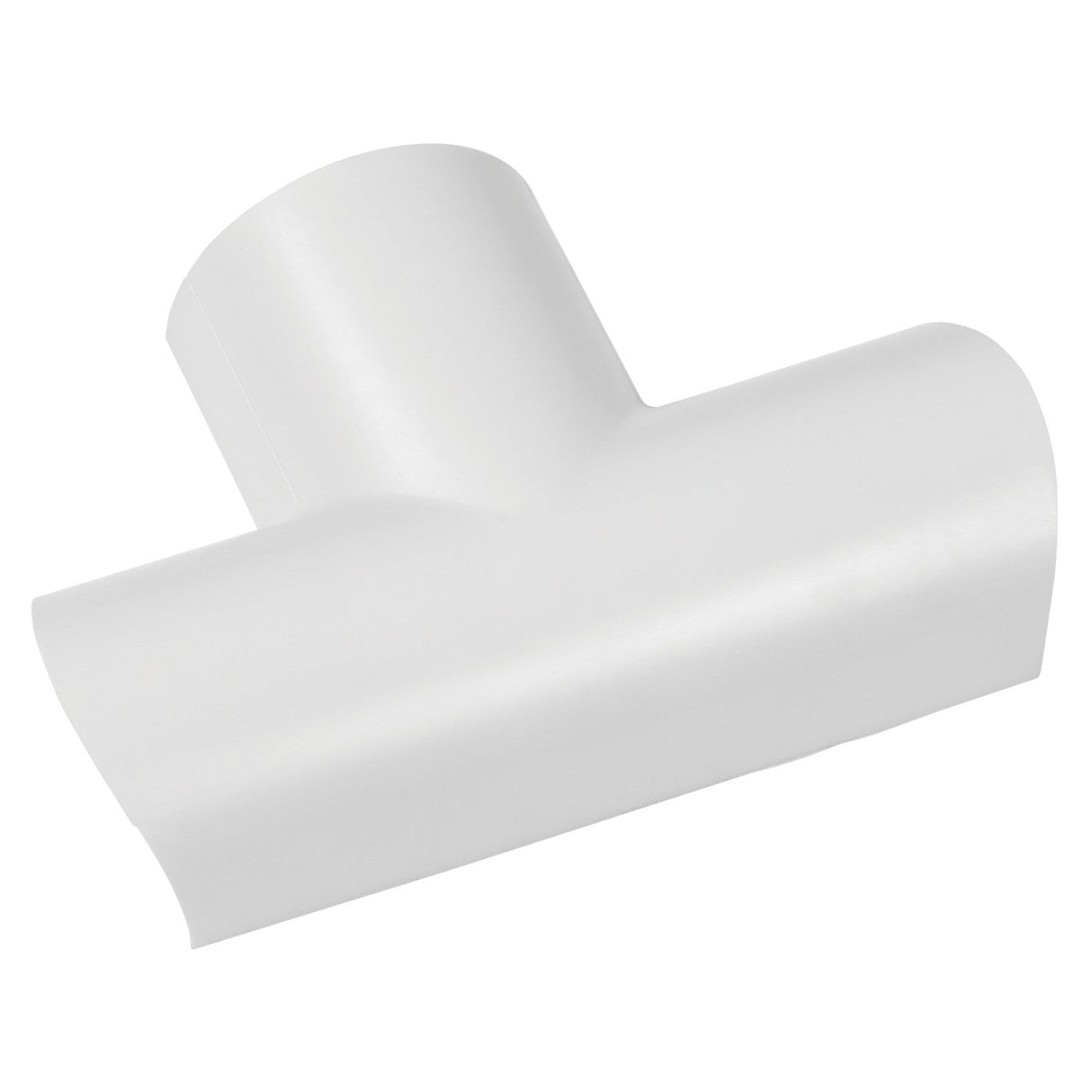 The D-Line Clip-Over Equal Tee 30×15mm in white is a PVC connector designed for joining three sections of pipe, making it ideal for seamless integration with trunking accessories to efficiently organize electrical cable trunking. Available in a convenient pack of 5.