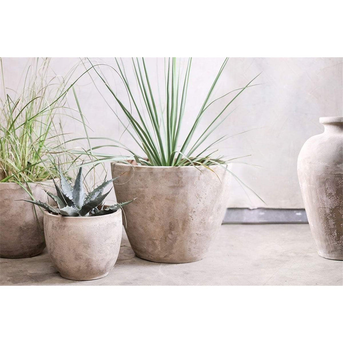 Affiti Large Clay Planter - Antique Grey
