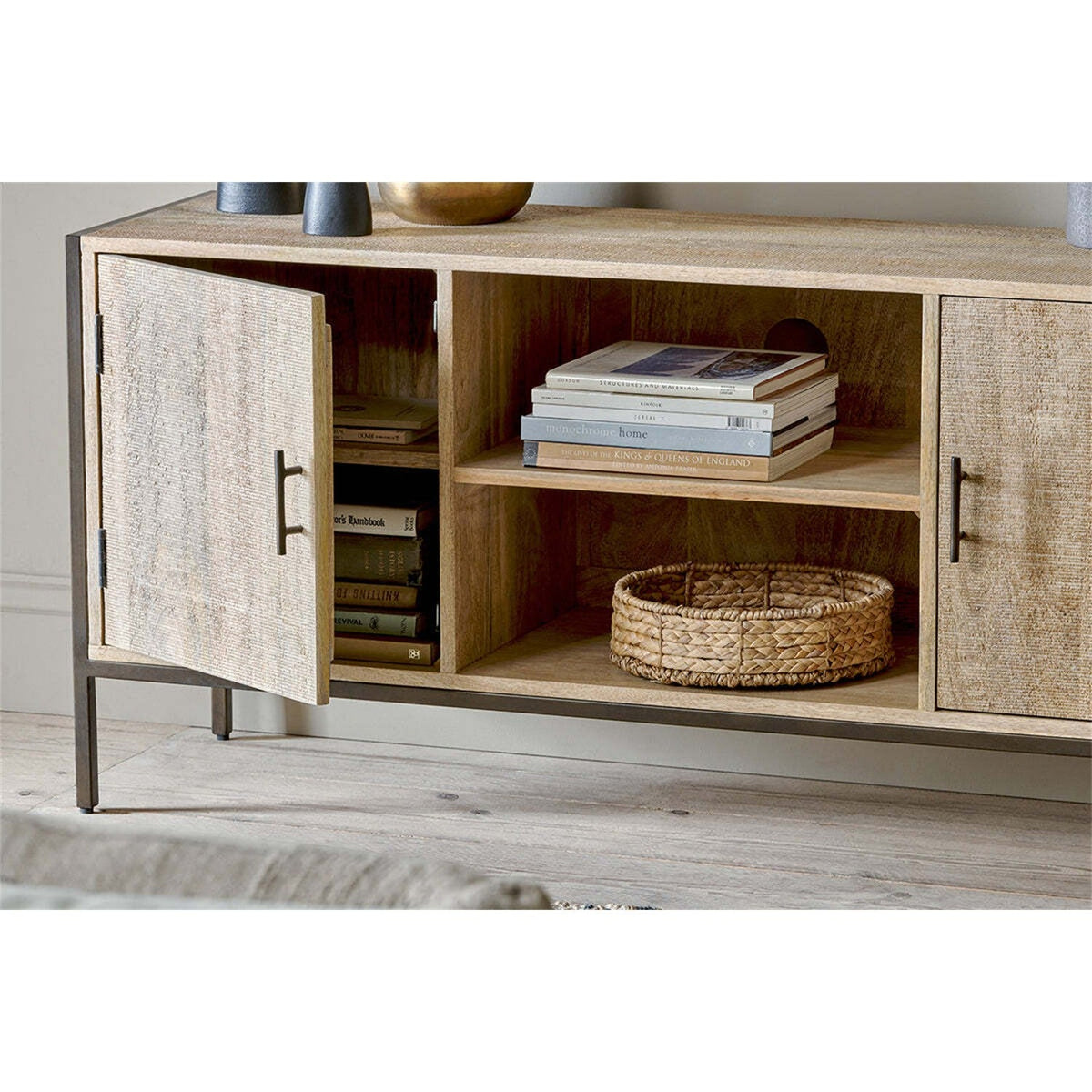 Dasai Mango Wood TV Unit - Natural