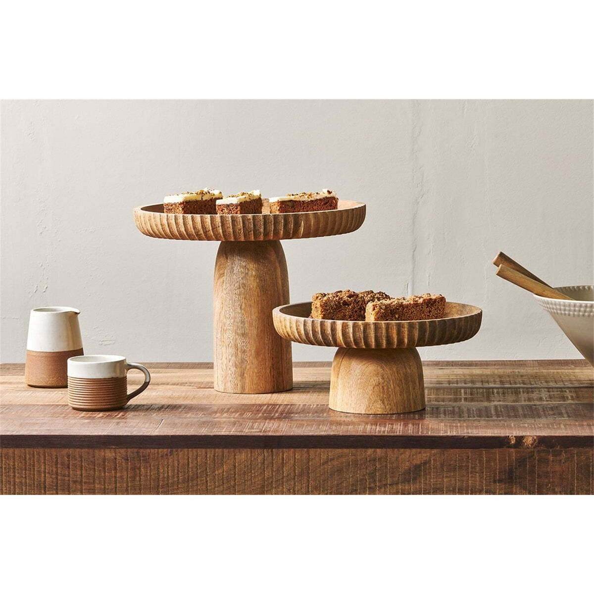 Gavivi Small Mango Wood Cake Stand - Natural