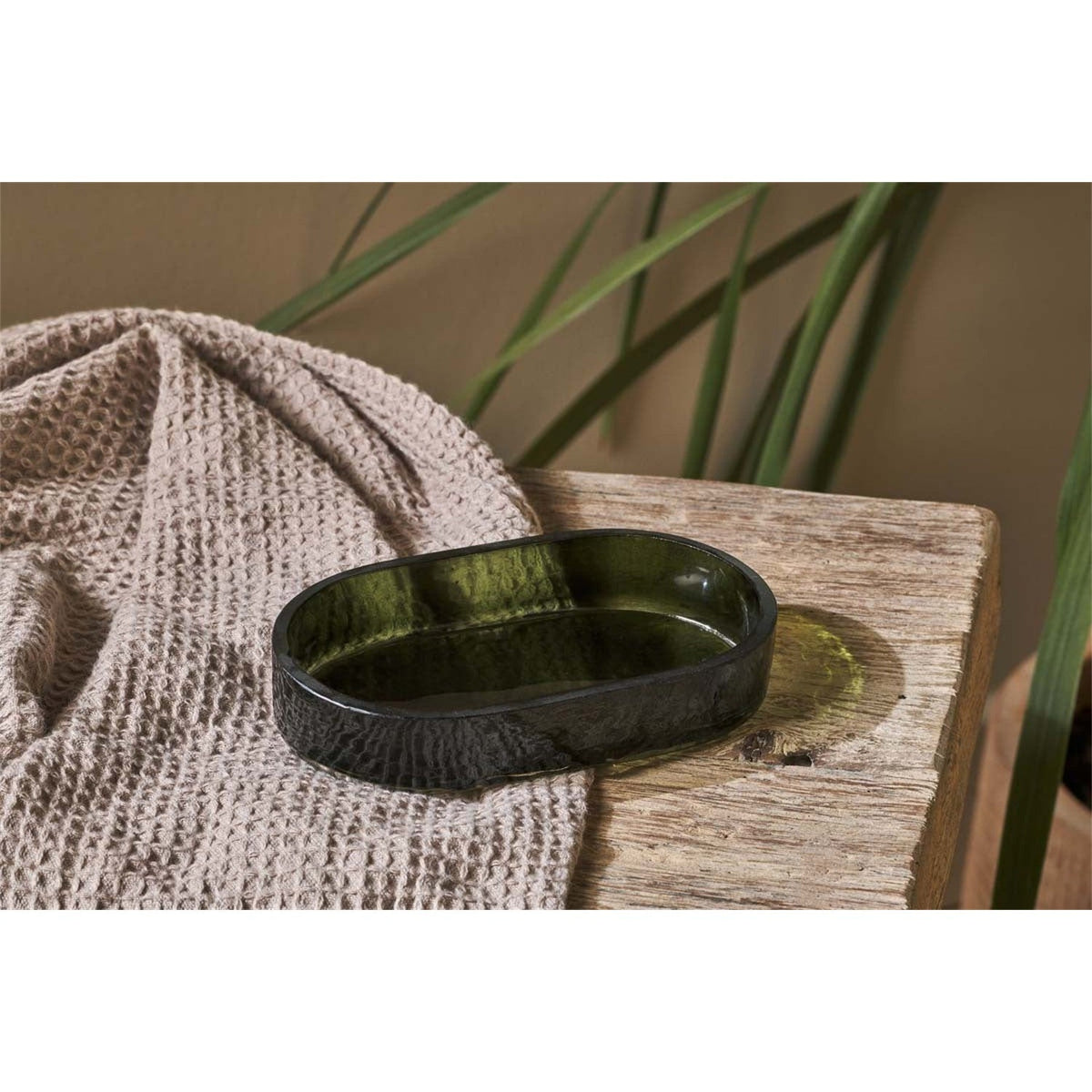 Ilcoso Recycled Hammered Glass Soap Dish - Green