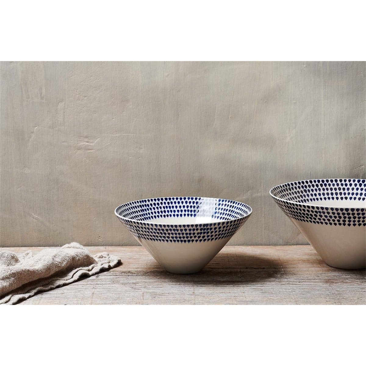 Indigo Drop Medium Serving Bowl - Cream & Indigo