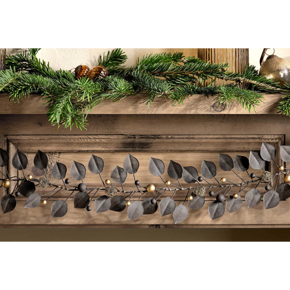 Ishana Christmas Garland - Antique Brass