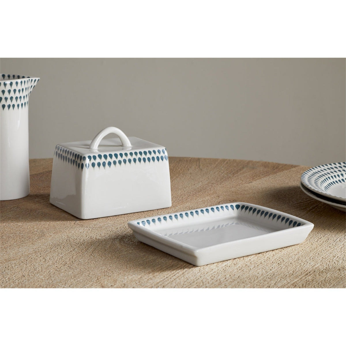 Juniper Drop Butter Dish - Cream & Juniper