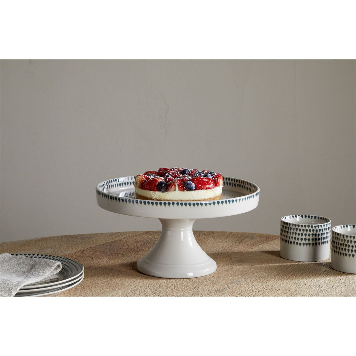 Juniper Drop Ceramic Cake Stand - Cream & Juniper