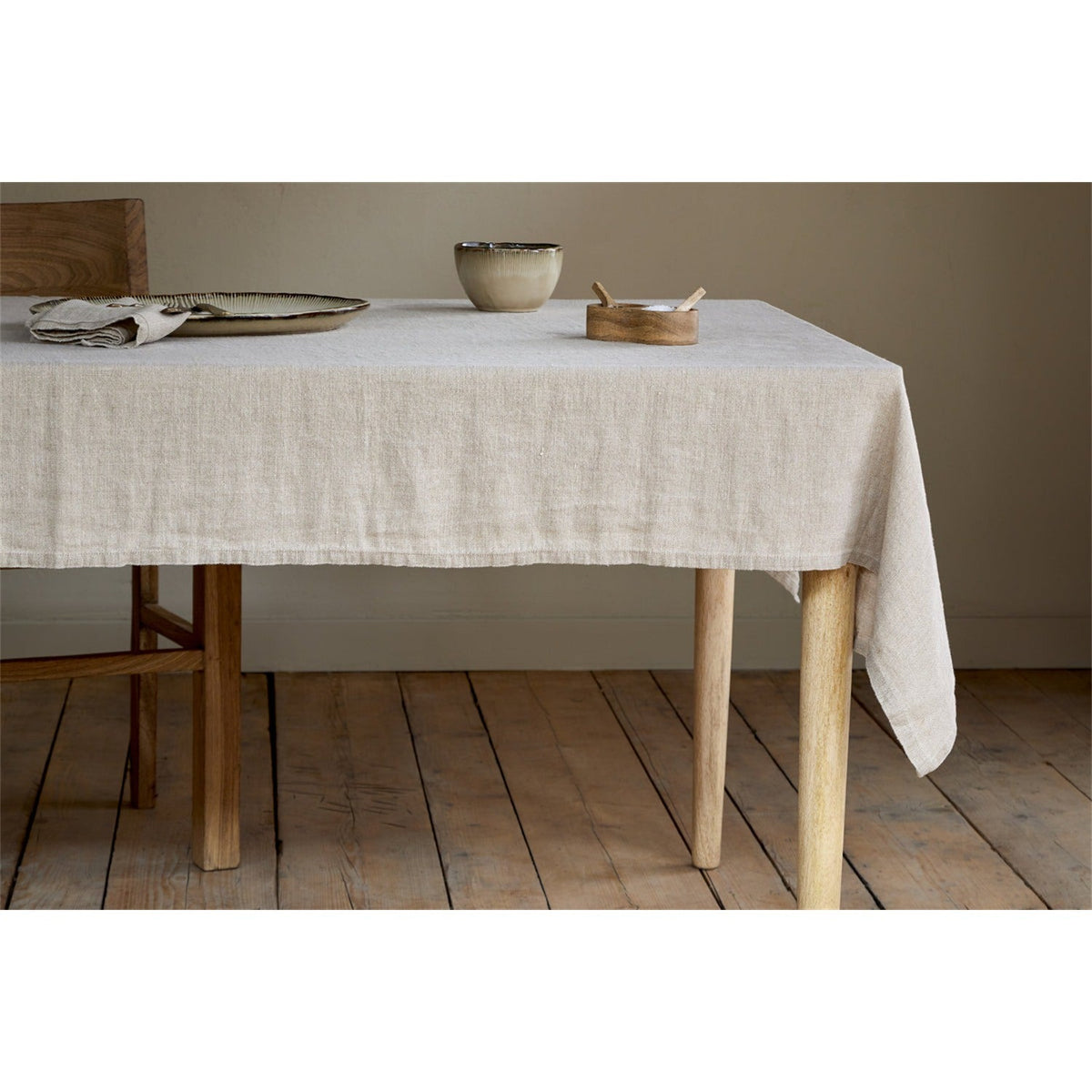Junto Small Linen Tablecloth - Natural