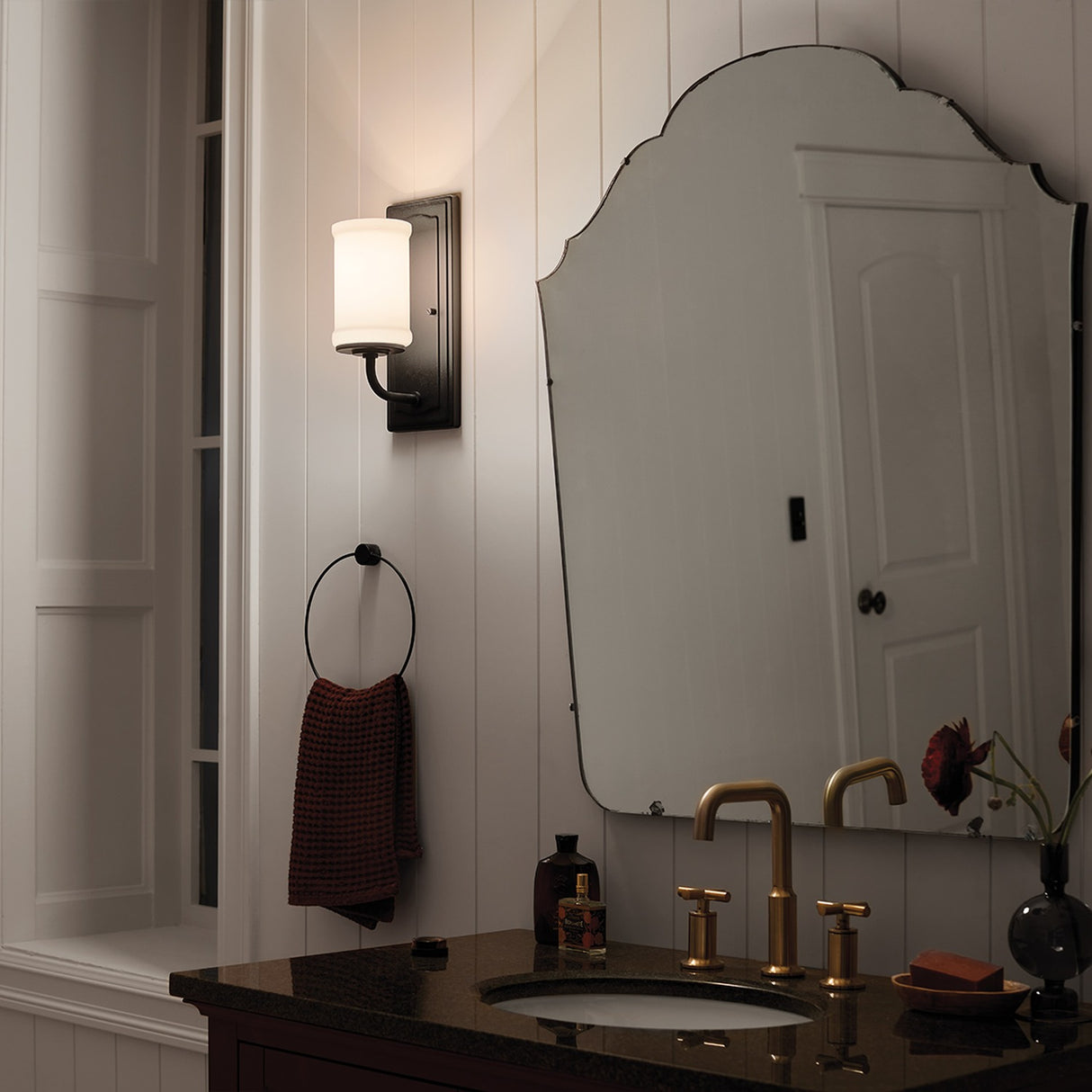 Vetivene 1 Light Wall Light - Black