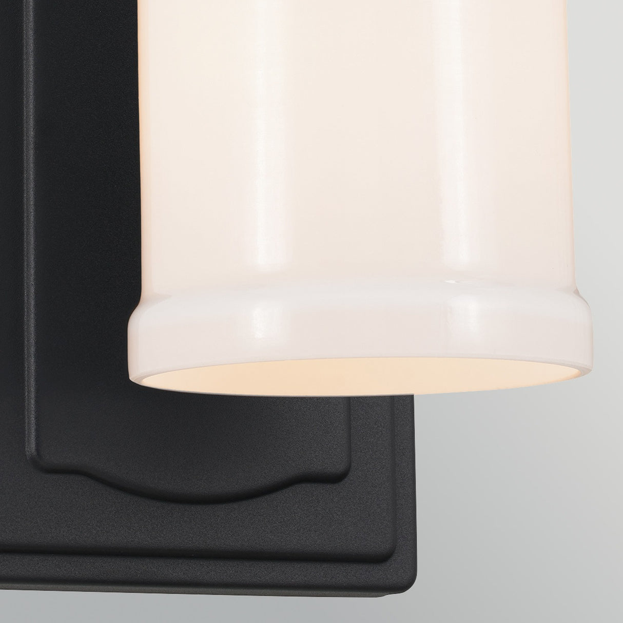 Vetivene 1 Light Wall Light - Black